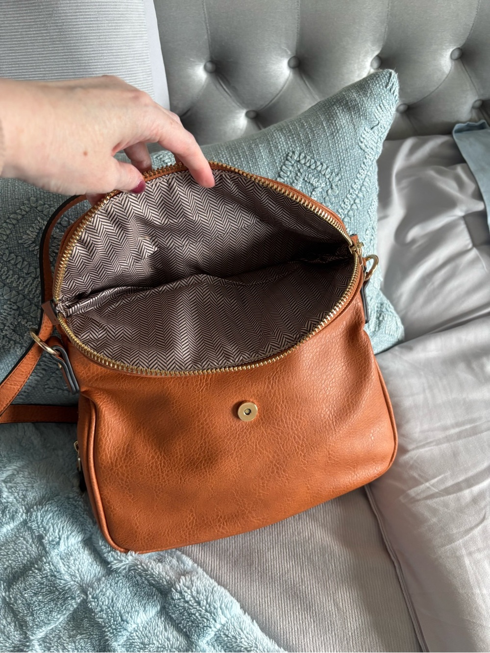 Leather Crossbody Bag in Cognac Brown - Picture 6 of 10